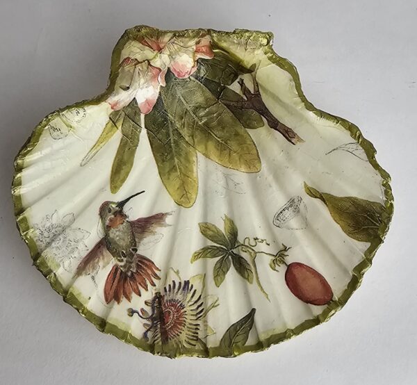 Hummingbird decoupage scallop shell